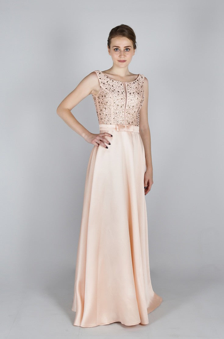 Robe de soirée longue perlée