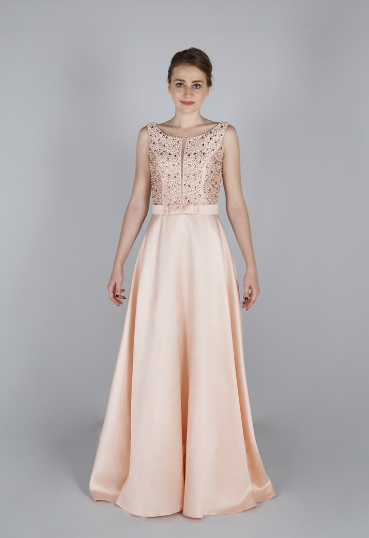 Robe de soirée longue perlée