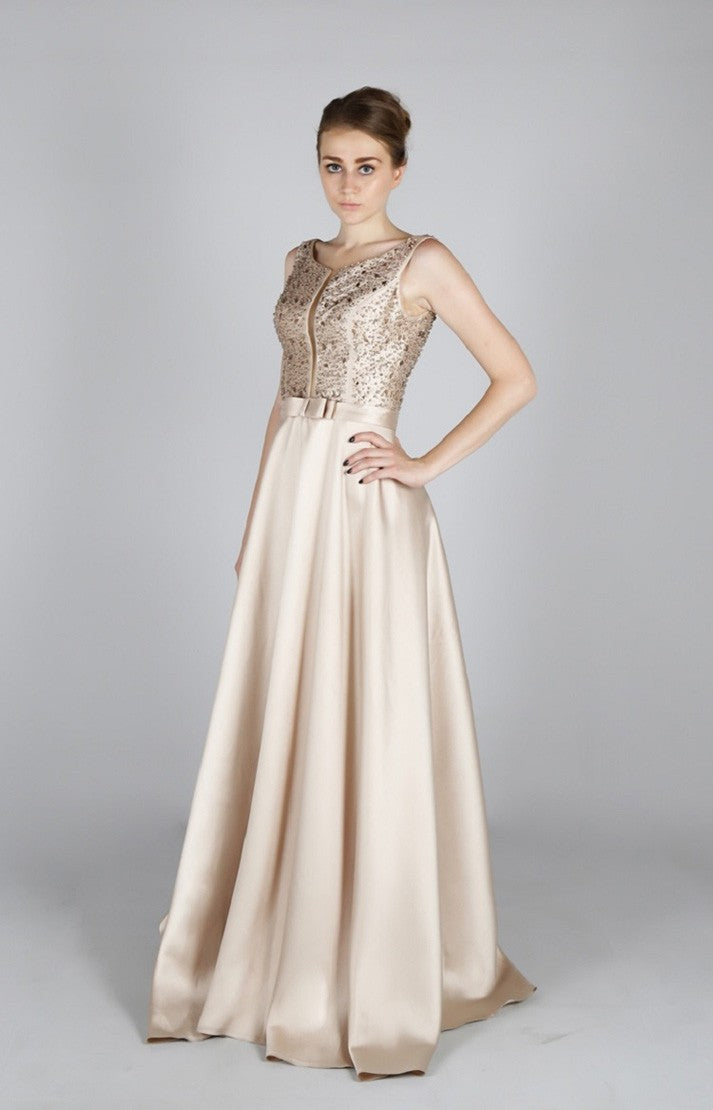 Robe de soirée longue perlée