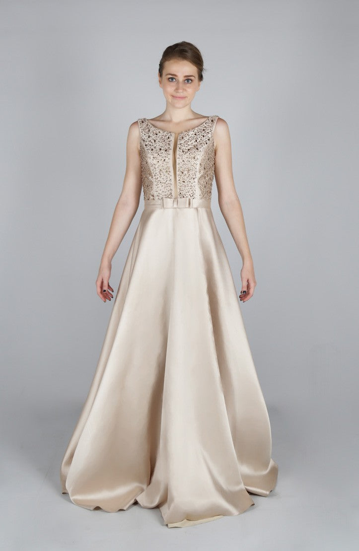 Robe de soirée longue perlée