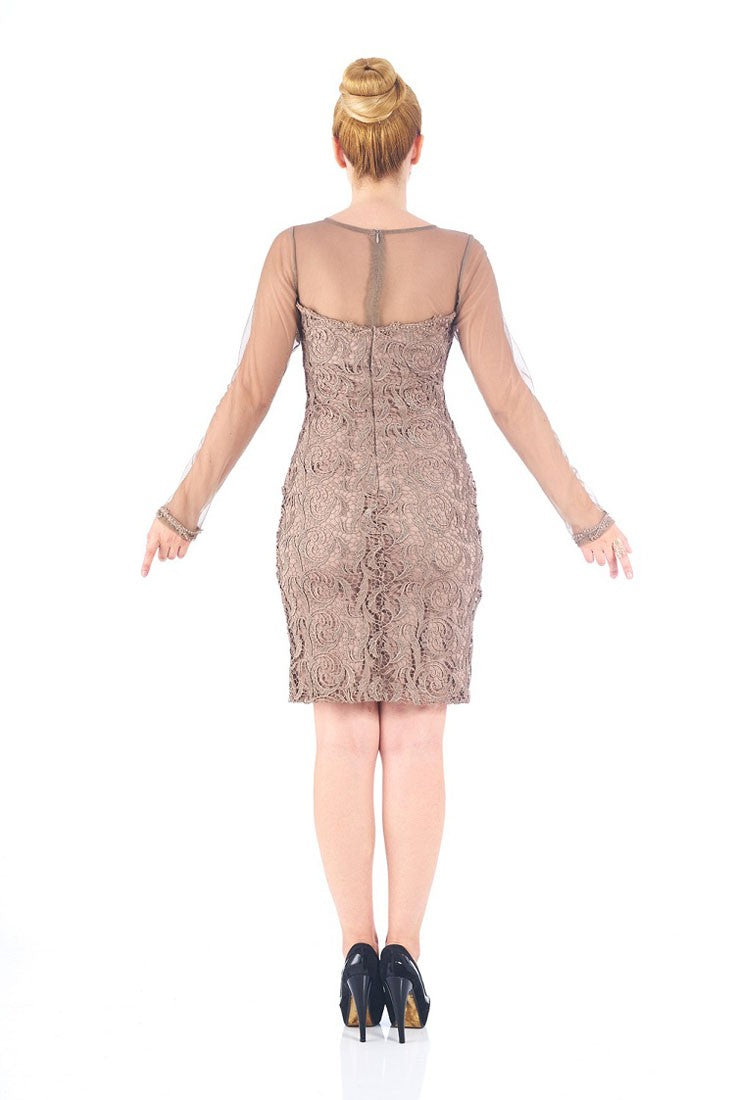 Petite robe en dentelle