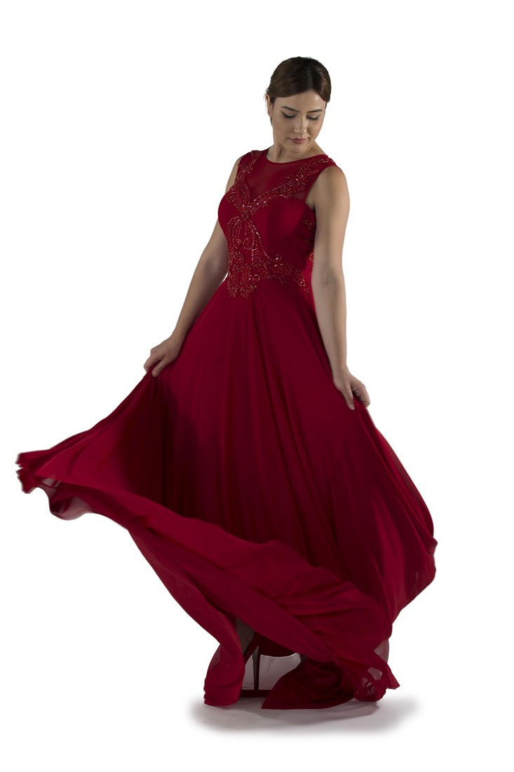 Longue robe de soirée rouge perlée